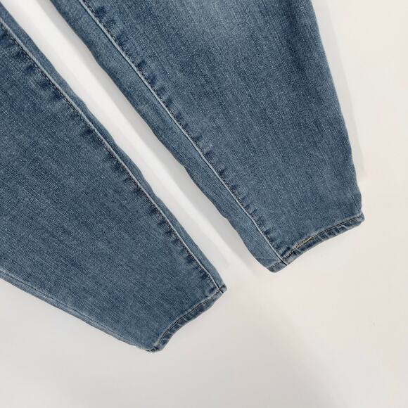 Levi's Women's Signature Mid Rise Skinny Jeans Size 14M Blue Medium Wash - Picture 3 of 10